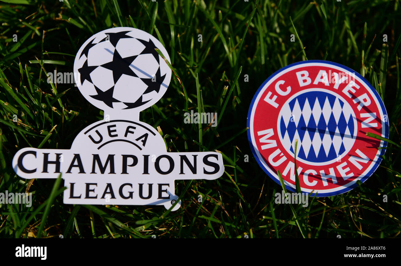 September 6 2019 Istanbul Turkei Das Emblem Der Deutschen Fussball Club Bayern Munchen Neben Dem Logo Der Champions League Auf Dem Grunen Rasen O Stockfotografie Alamy