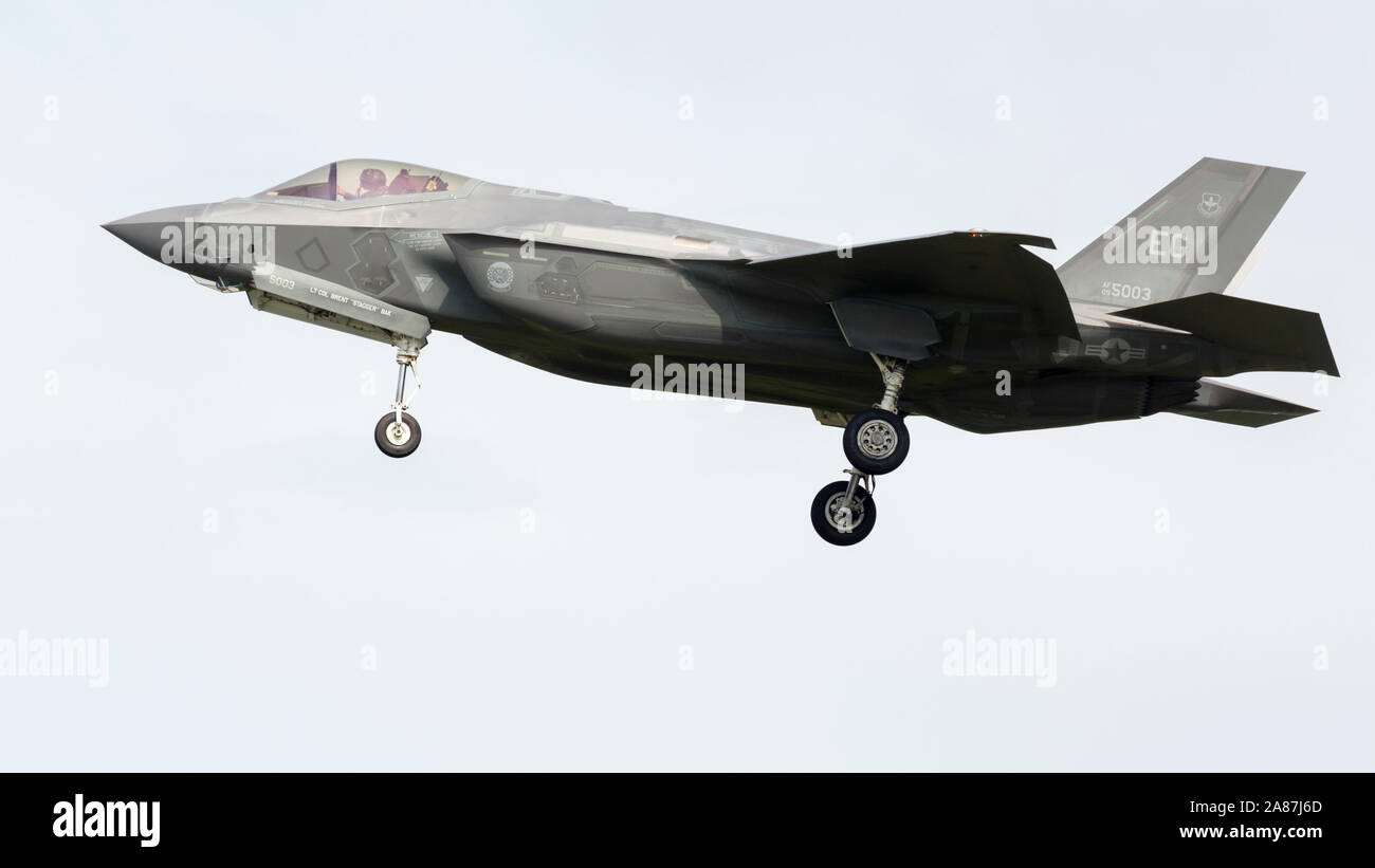 Die United States Air Force F-35 Lightning II kommt an der Willow Run Airport für die Thunder 2018 über Michigan Airshow. Stockfoto