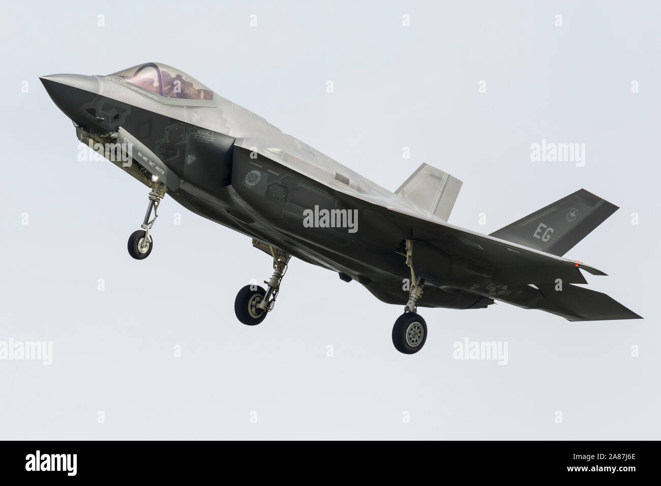 Die United States Air Force F-35 Lightning II kommt an der Willow Run Airport für die Thunder 2018 über Michigan Airshow. Stockfoto
