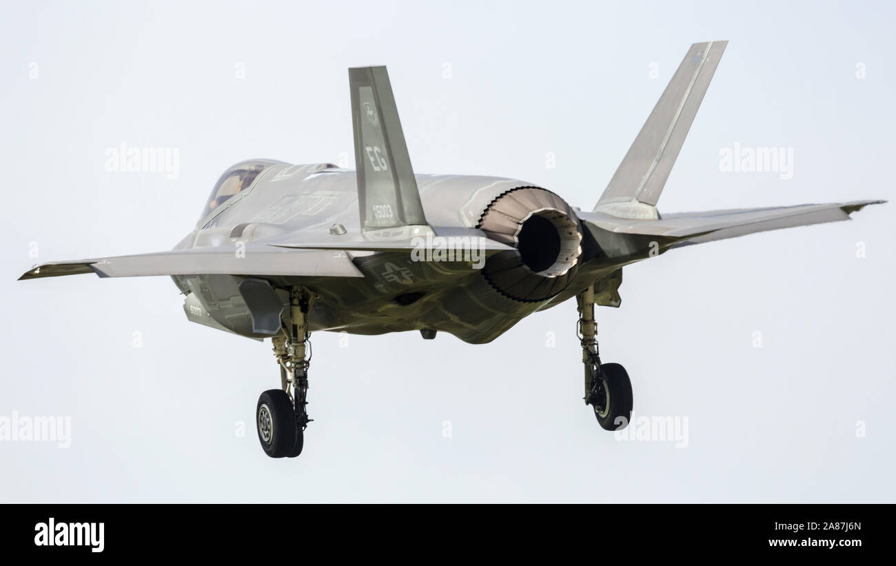 Die United States Air Force F-35 Lightning II kommt an der Willow Run Airport für die Thunder 2018 über Michigan Airshow. Stockfoto