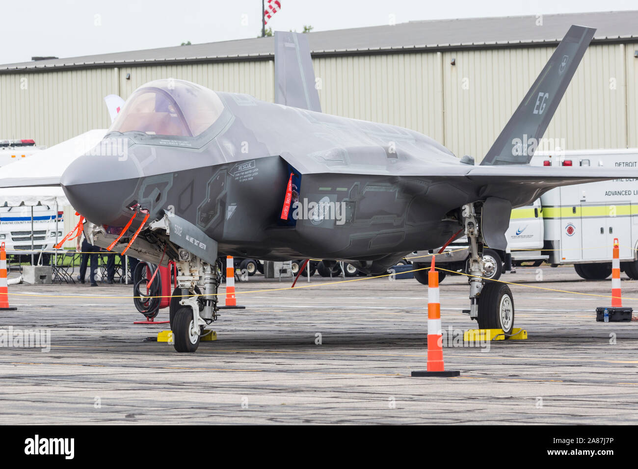 Die United States Air Force F-35 Lightning II kommt an der Willow Run Airport für die Thunder 2018 über Michigan Airshow. Stockfoto
