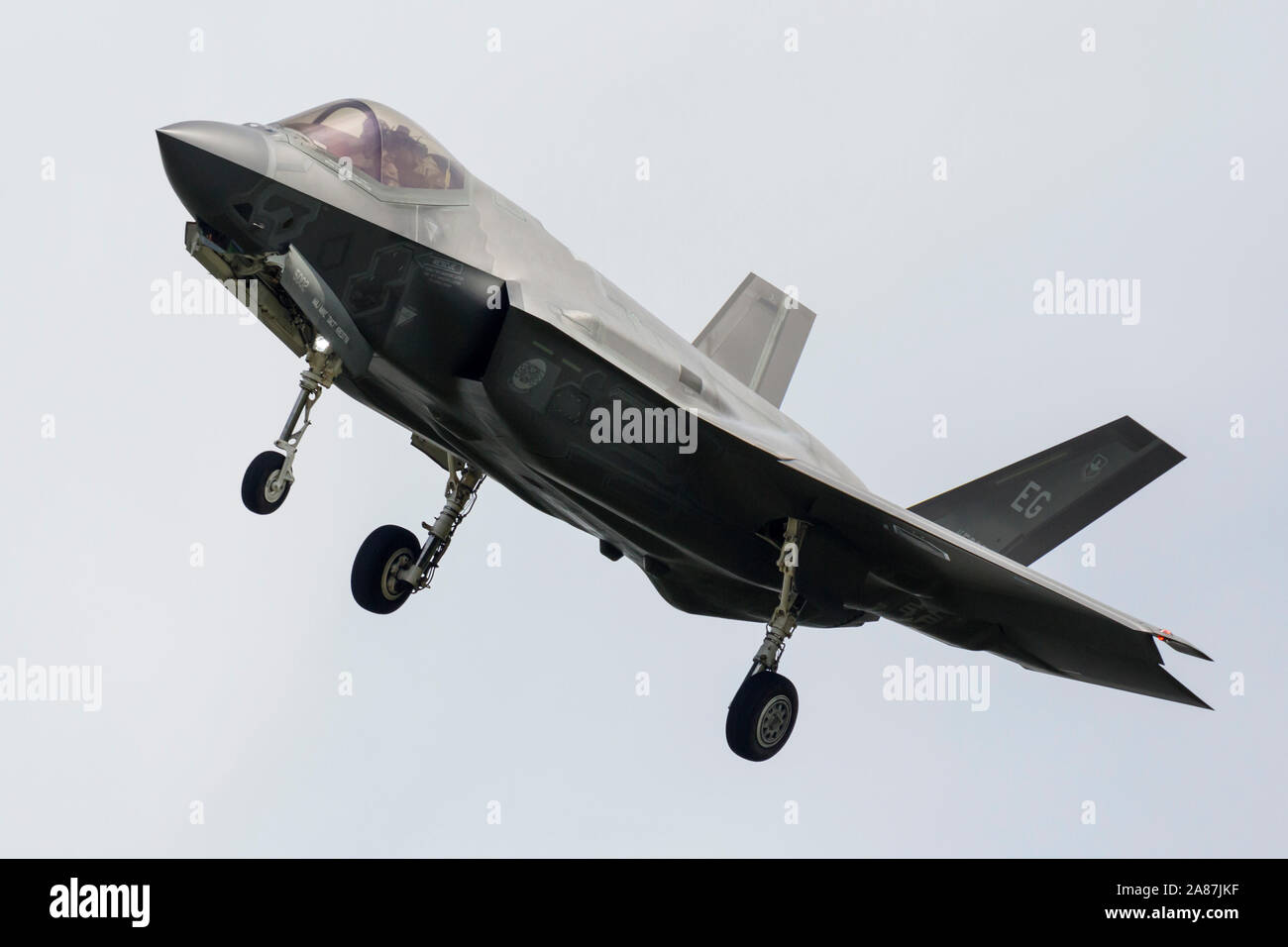 Die United States Air Force F-35 Lightning II kommt an der Willow Run Airport für die Thunder 2018 über Michigan Airshow. Stockfoto