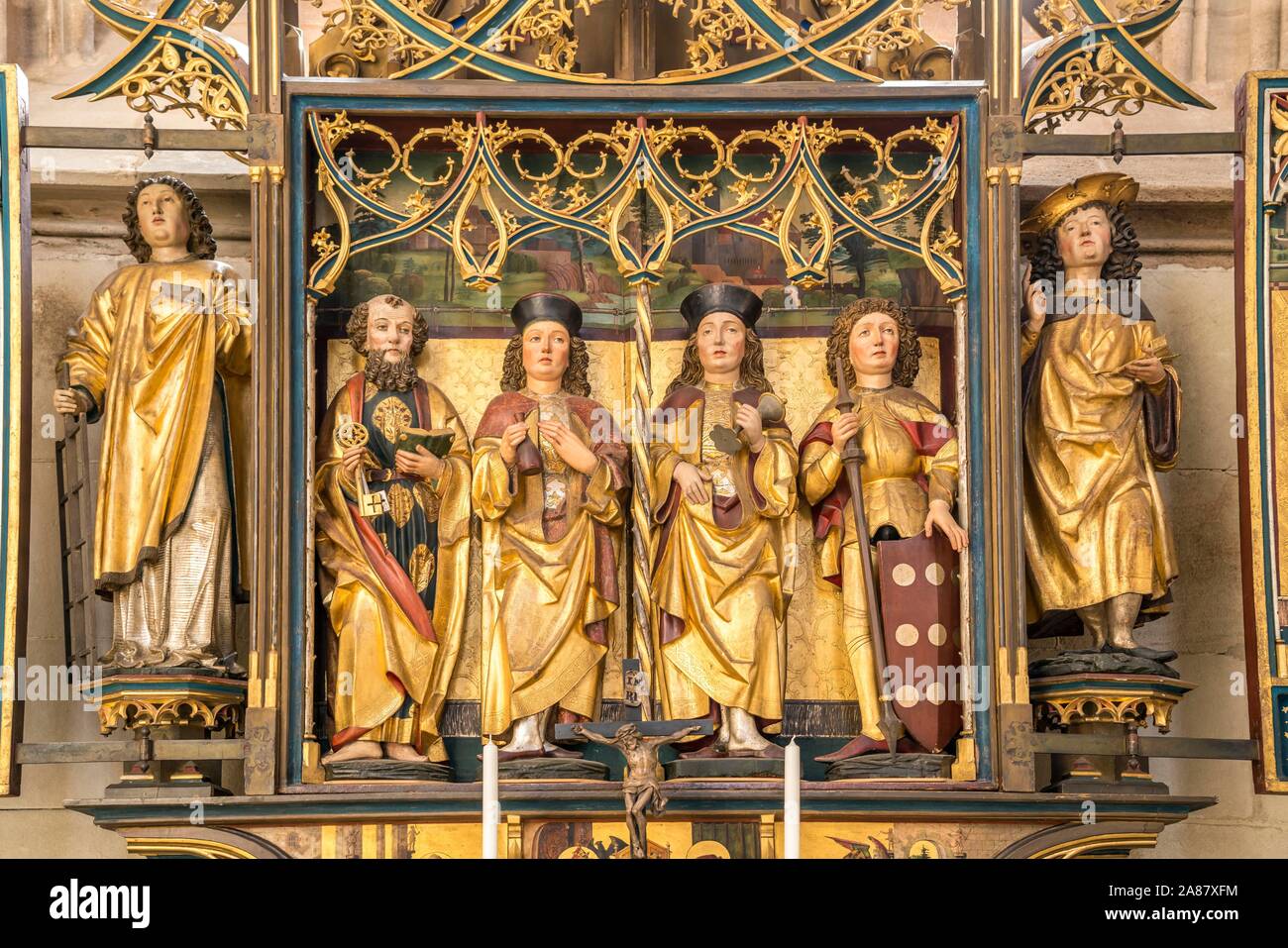 Altar der Heiligen Dreifaltigkeit in der katholischen Pfarrkirche St. Georg, Dinkelsbühl, Mittelfranken, Bayern, Deutschland Stockfoto