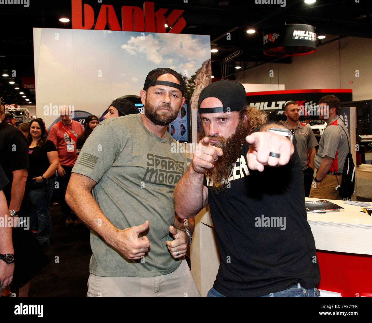 Las Vegas, USA. 06 Nov, 2019. Reality-TV-Stars Ryan Morgan und 'Diesel Dave "kiley von 'Diesel Brüder besuchen die 2019 SEMA Show, im Las Vegas Convention Center in Las Vegas, Nevada, am Mittwoch, 6. November 2019. Foto von James Atoa/UPI Quelle: UPI/Alamy leben Nachrichten Stockfoto