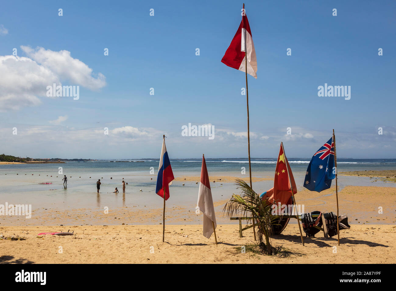 Flaggen am Strand von Nusa Dua, Bali, Indonesien, Südostasien, Asien Stockfoto