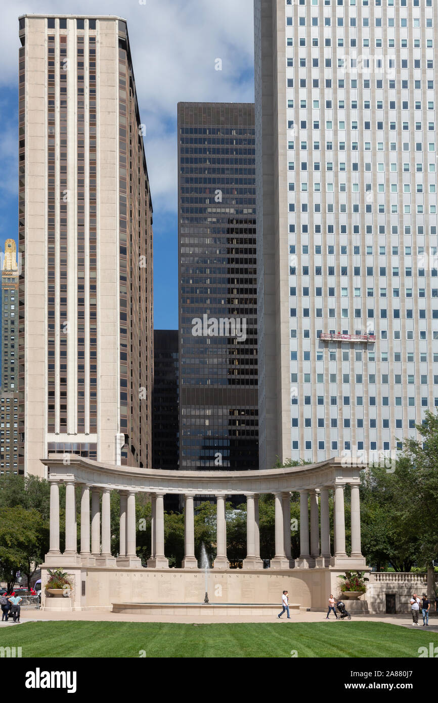 Wrigley Square und Millennium Monument, Millennium Park, der Loop, Chicago, Illinois, USA Stockfoto