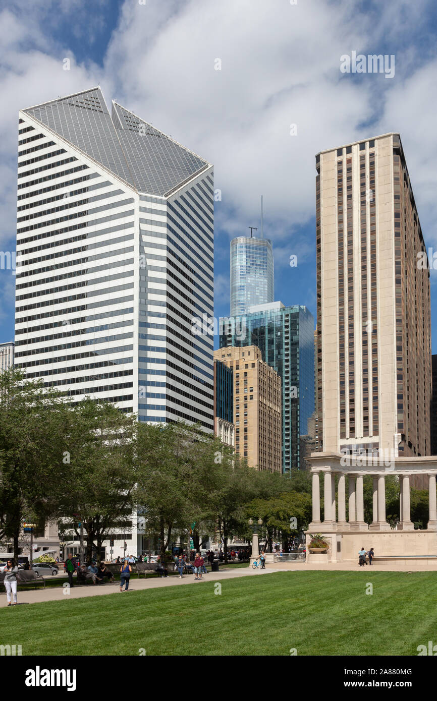 Wrigley Square und Millennium Monument, Millennium Park, der Loop, Chicago, Illinois, USA Stockfoto