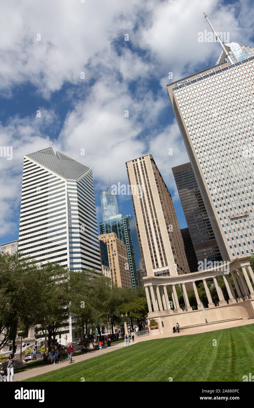 Wrigley Square und Millennium Monument, Millennium Park, der Loop, Chicago, Illinois, USA Stockfoto