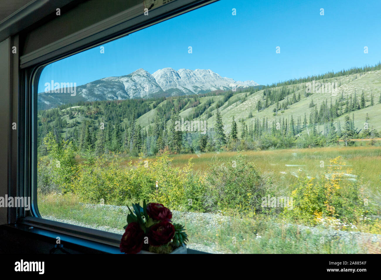 Kanadische Rockies von einer Einzelkabine auf dem Kanadischen, über die der Schiene trans-Kanada von Vancouver nach Toronto Stockfoto