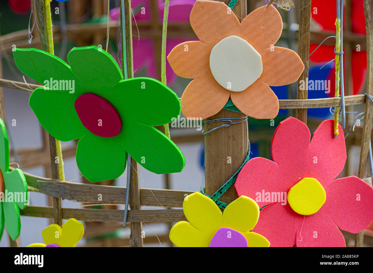 Bunte fantasy Schaum Blumen für Loi Krathong Festival - Ausgewählte konzentrieren Stockfoto