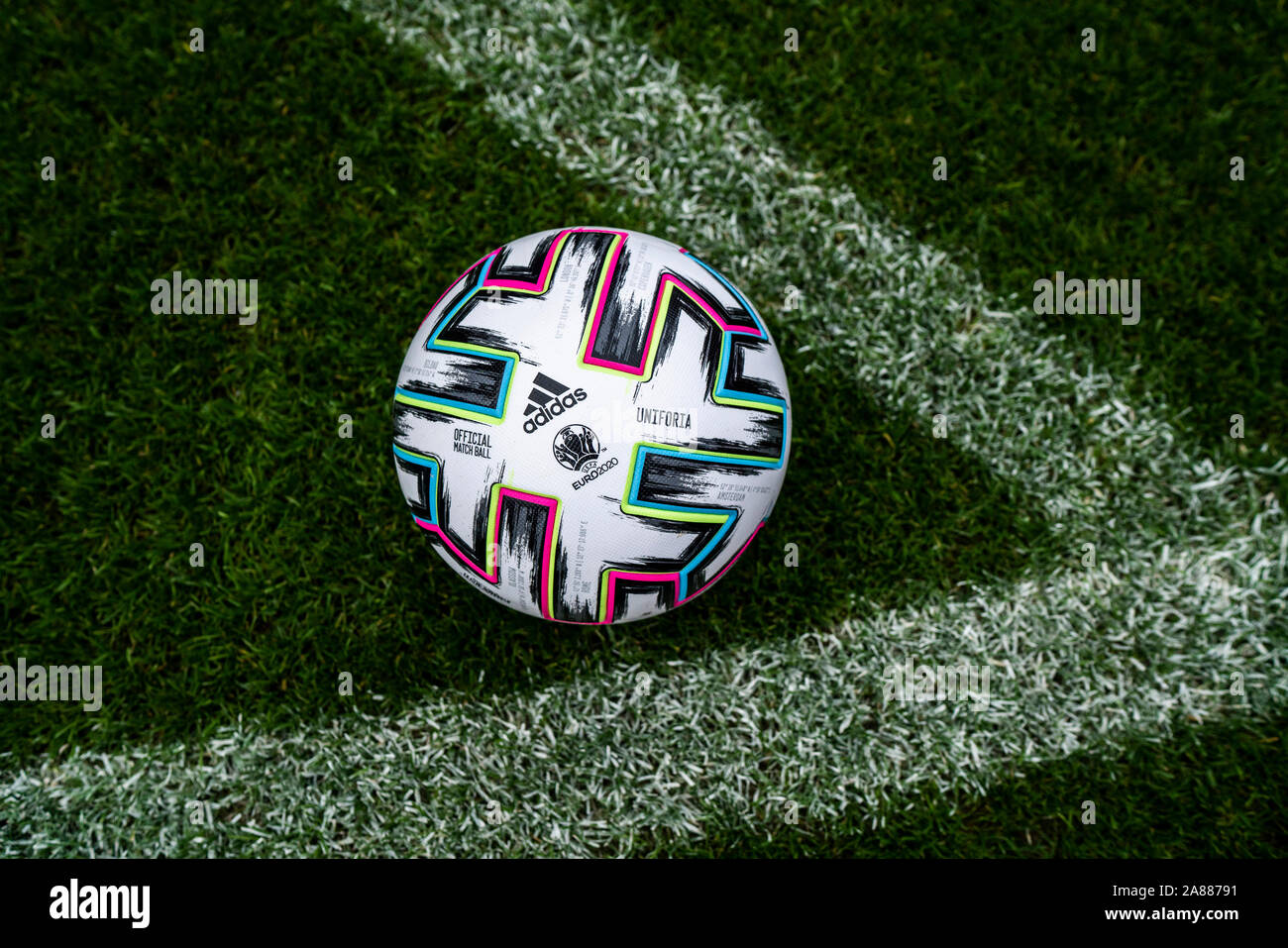 Wembley Stadion in London, Vereinigtes Königreich, 6.11.2019, Adidas "Uniforia", dem offiziellen Spielball der EURO 2020 Stockfoto