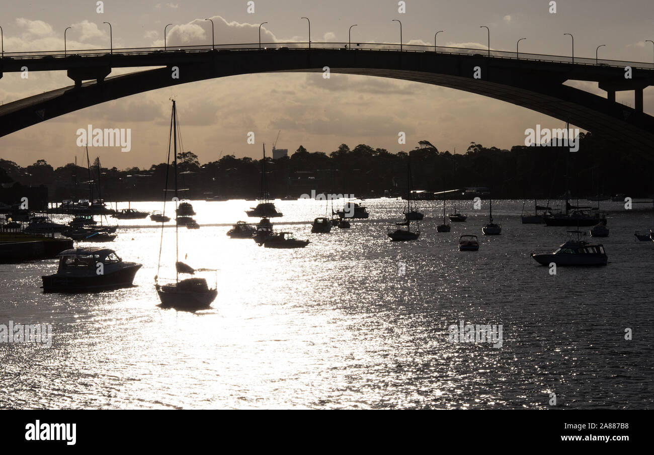 Rückkehr zum Hafen von Sydney und zur Sydney Bridge Stockfoto