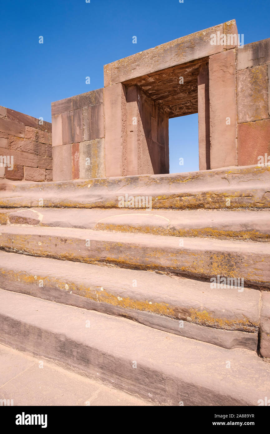 Kalasasaya Tempel Eingang in Tiwanaku archäologischen Komplex, Bolivien Stockfoto