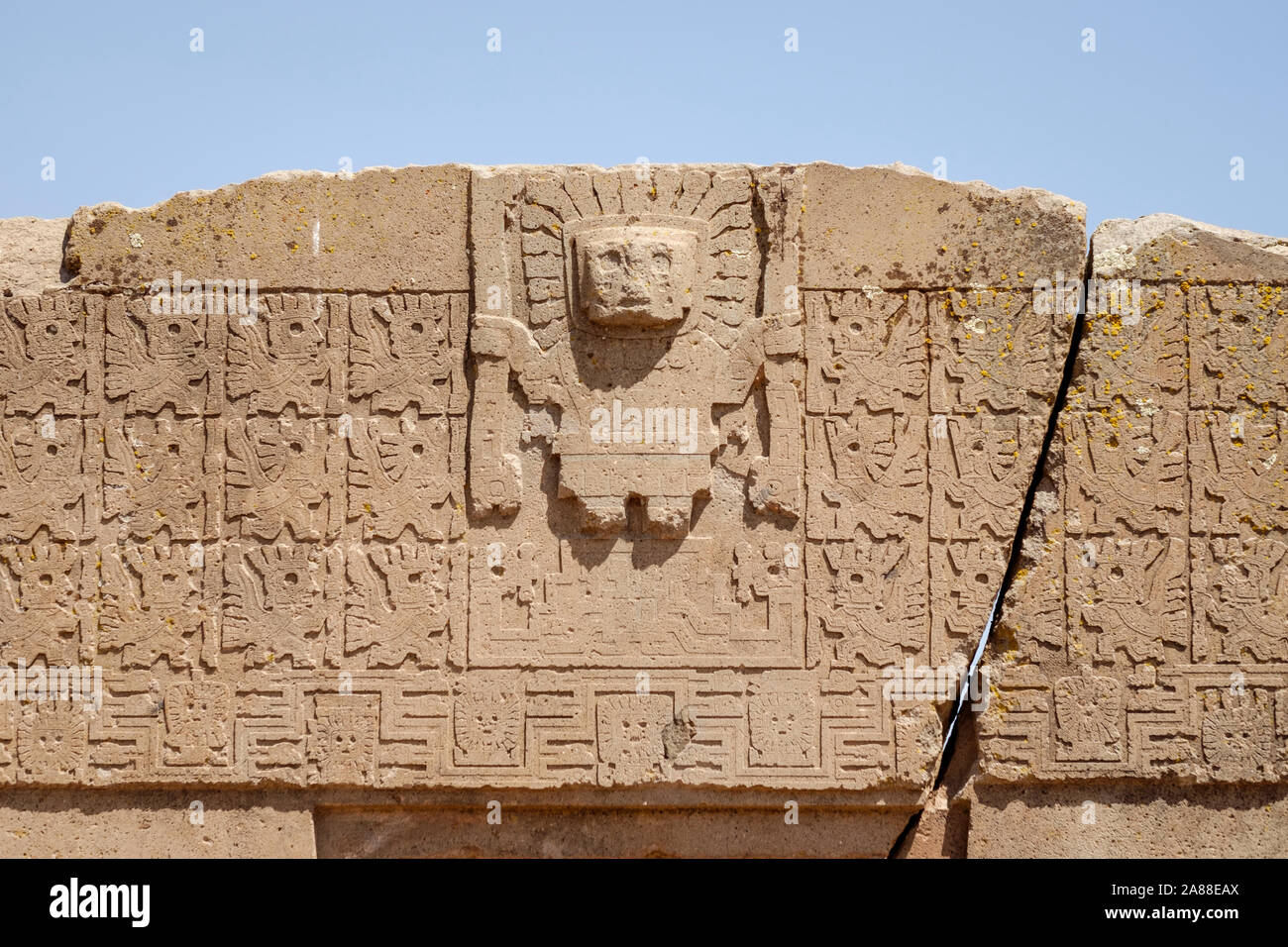 Schöne Details der steinerne Tor der Sonne bei Kalasasaya Tempel in Tiwanaku archäologischen Komplex, Bolivien Stockfoto