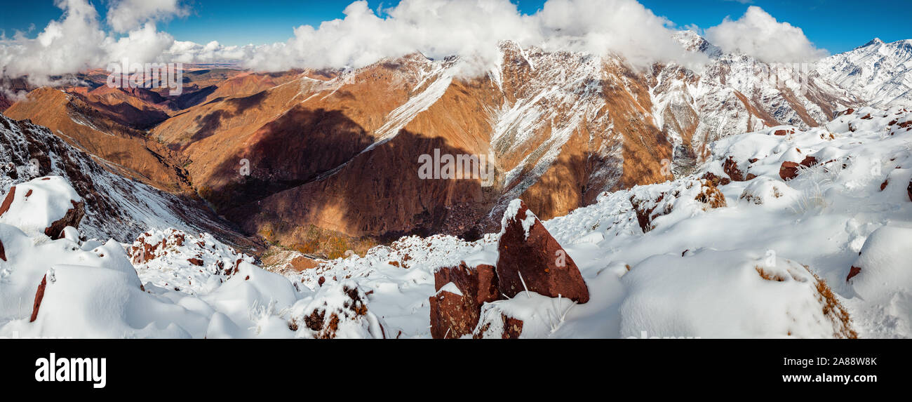 Maroc Berg: eingeschneit Hohen Atlas - Ansicht von oben Stockfoto