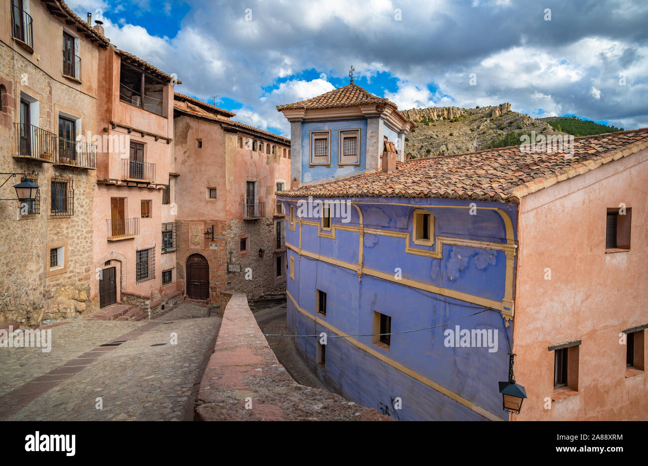 Straßen von Albarracin, ein malerisches, mittelalterliches Dorf in Aragon, Spanien Stockfoto