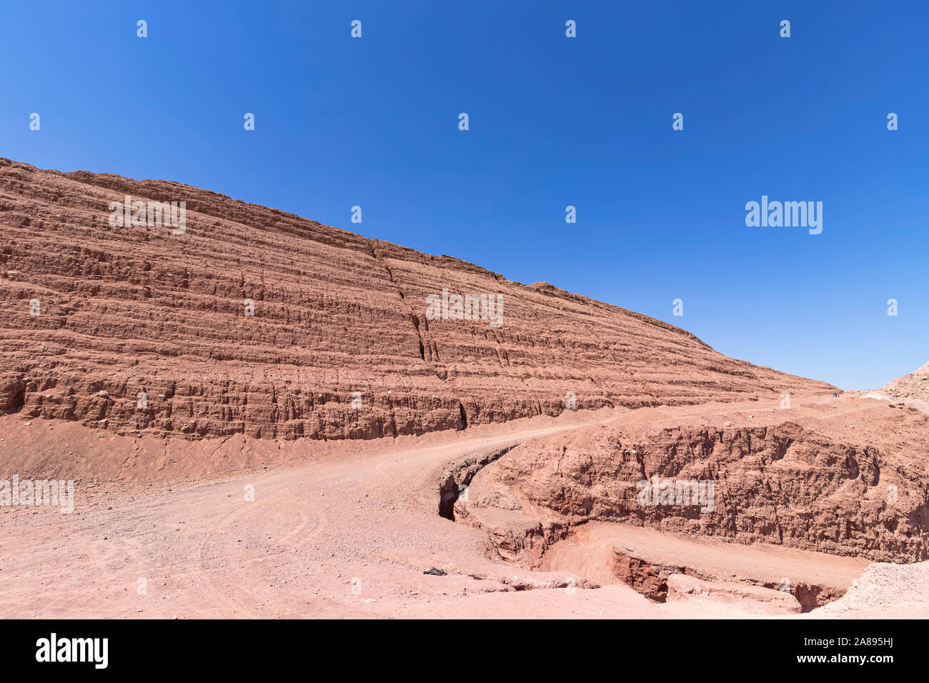 Straße in die roten sandigen Berge von Timna Park. Eilat. Israel Stockfoto