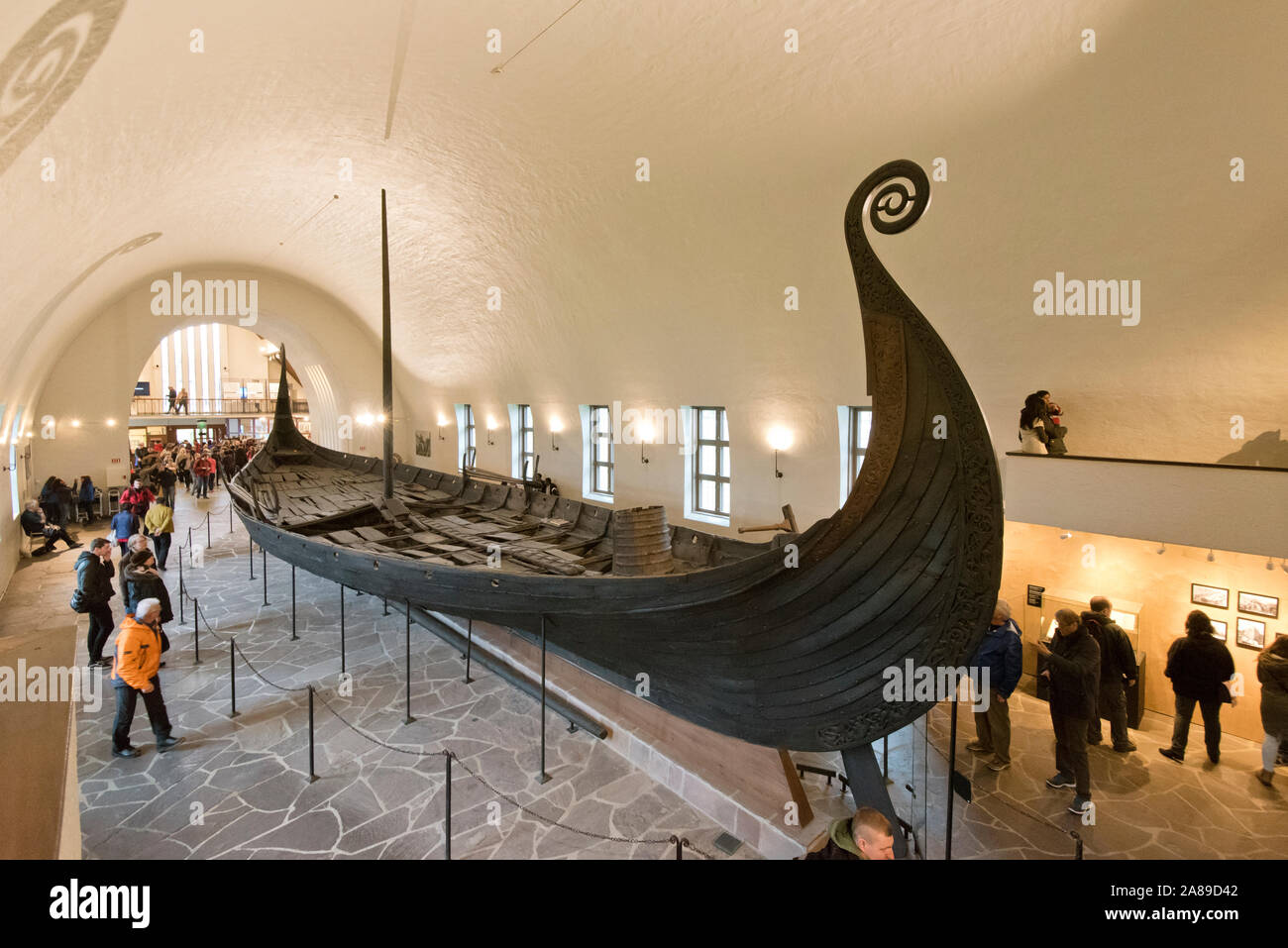 Das Osebergschiff, zurückgehend auf dem 9. Jahrhundert, im Display an der Viking Ship Museum am Bygdoy. Oslo, Norwegen Stockfoto