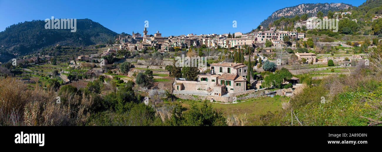 Das Bergdorf Valldemossa, Region Comarca, Serra de Tramuntana, Mallorca, Balearen, Spanien Stockfoto