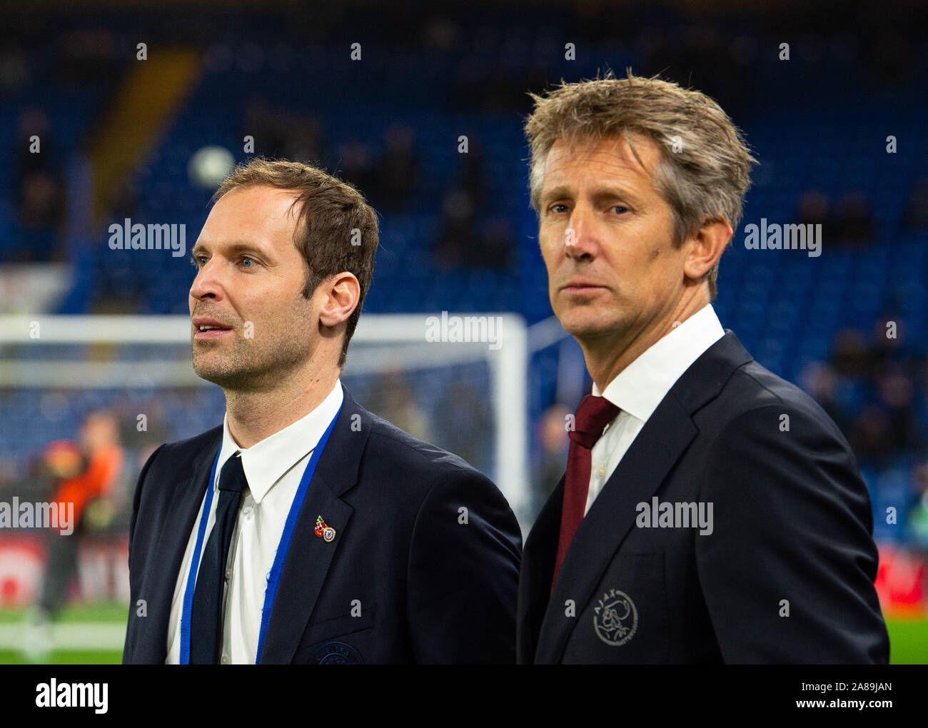 Petr Cech und Edwin van der Sar vor dem UEFA Champions League Spiel zwischen Chelsea und Ajax an der Stamford Bridge, London, England am 5. November 2019. Foto von Andrew Aleksiejczuk/PRiME Media Bilder. Stockfoto