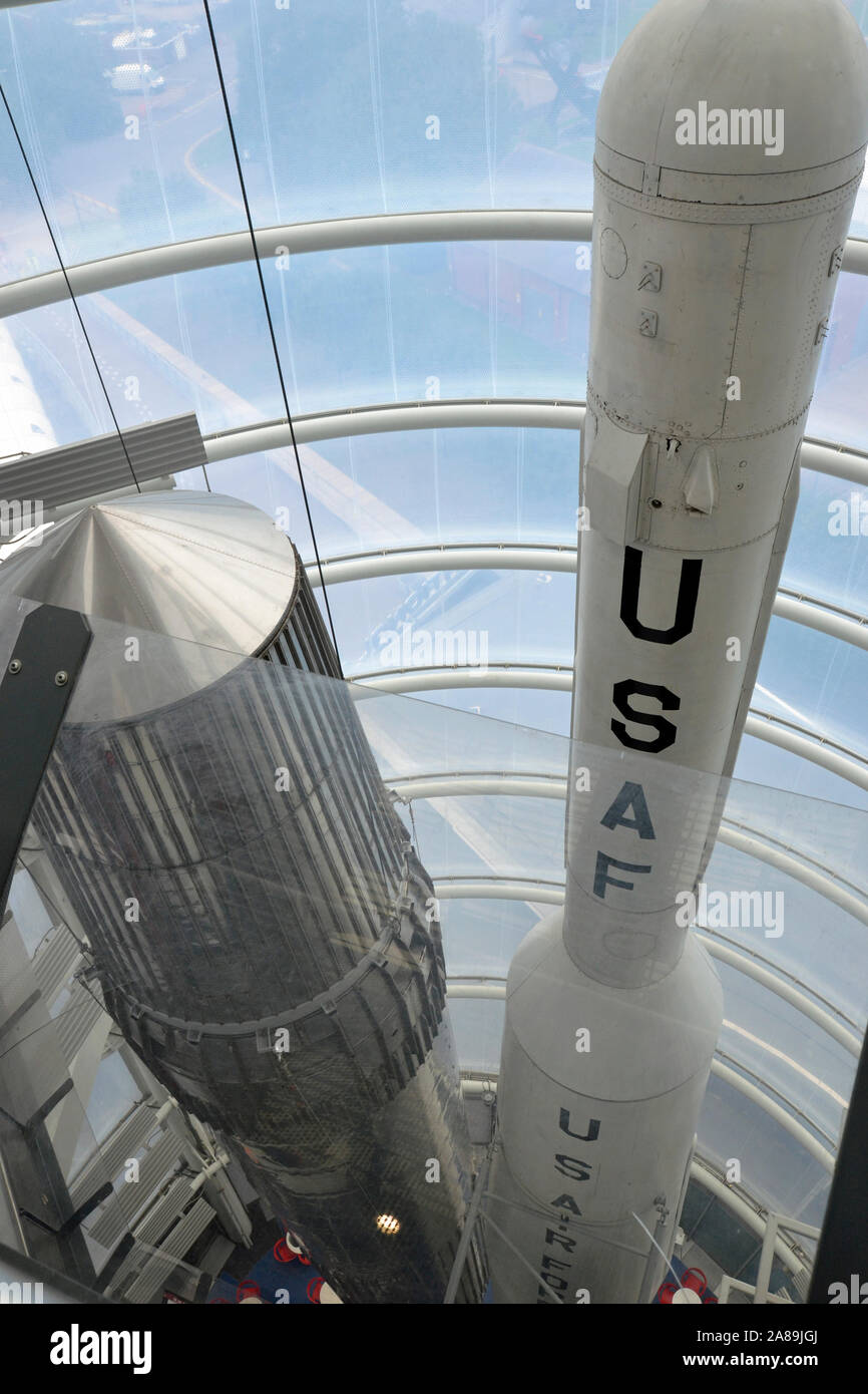 USAF Thor in der Lage, Raketen und blauen Streifen am National Space Centre, Leicester, Leicestershire, Großbritannien Stockfoto