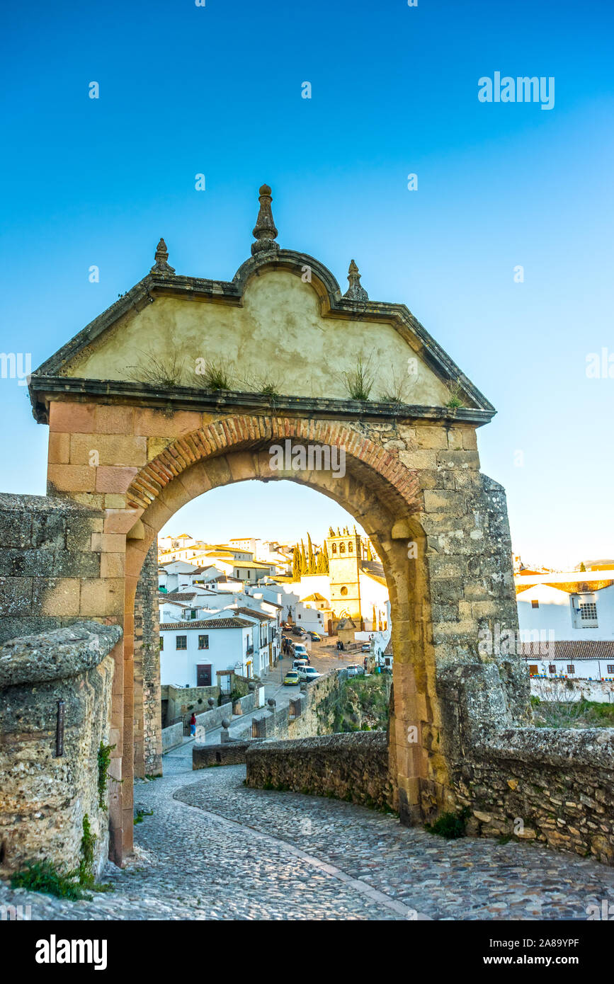 Puerta de Felipe V oder Arco de Felipe V, historischen und künstlerischen Zentrum von Ronda, Malaga, Andalusien, Spanien, Iberische Halbinsel Stockfoto
