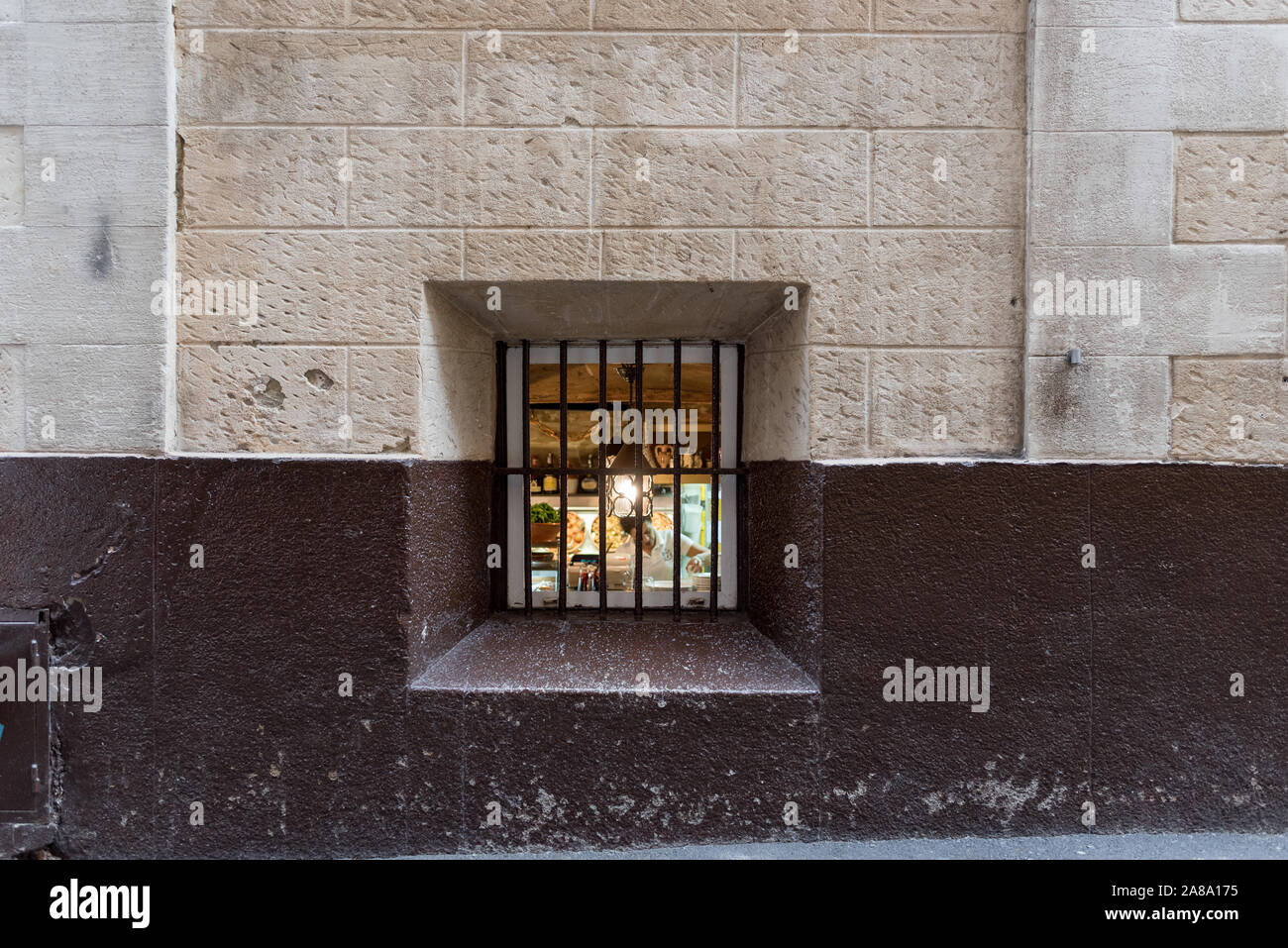Straße Bild von Palma im Nassen mit Menschen Stockfoto