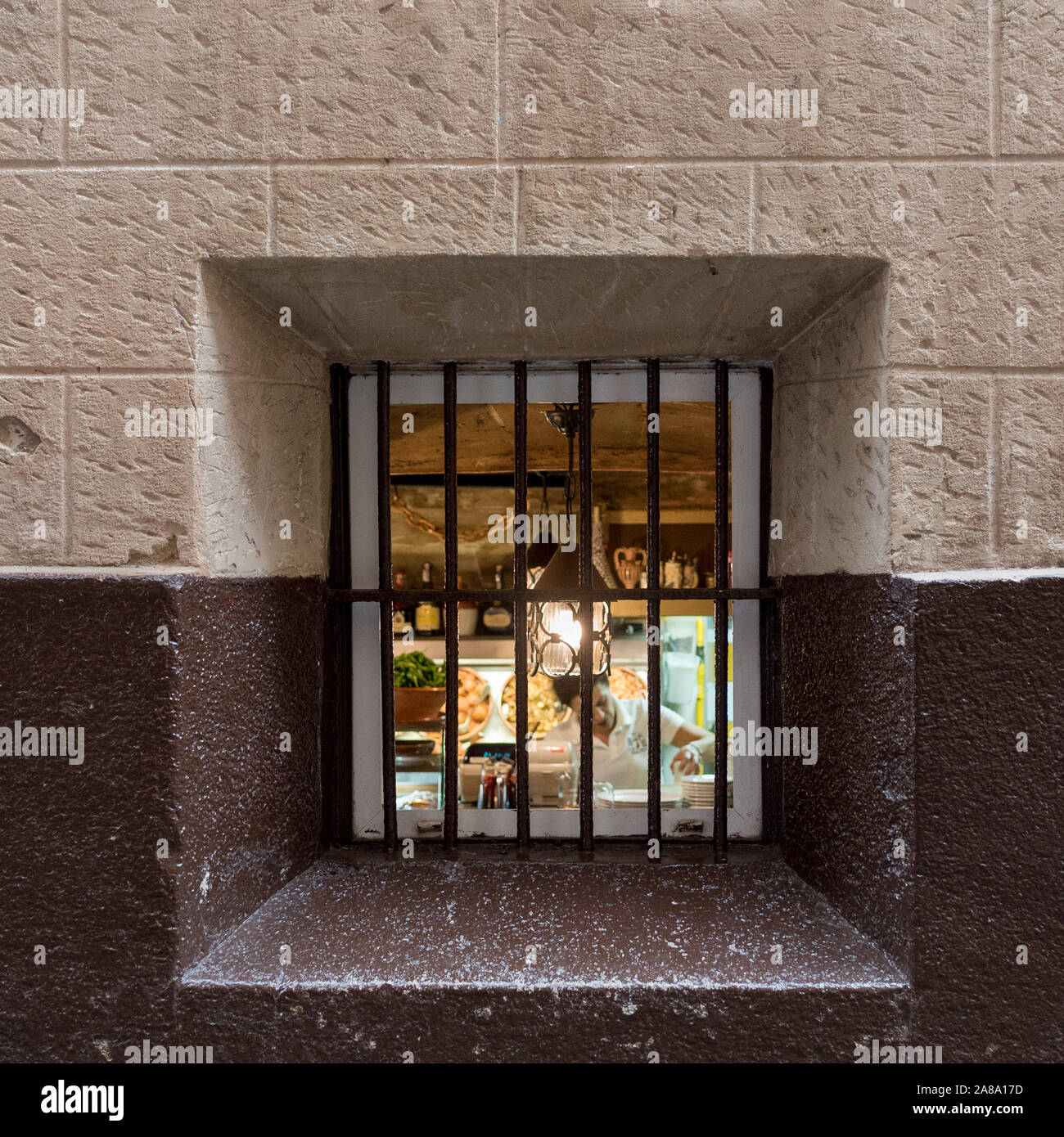 Straße Bild von Palma im Nassen mit Menschen Stockfoto