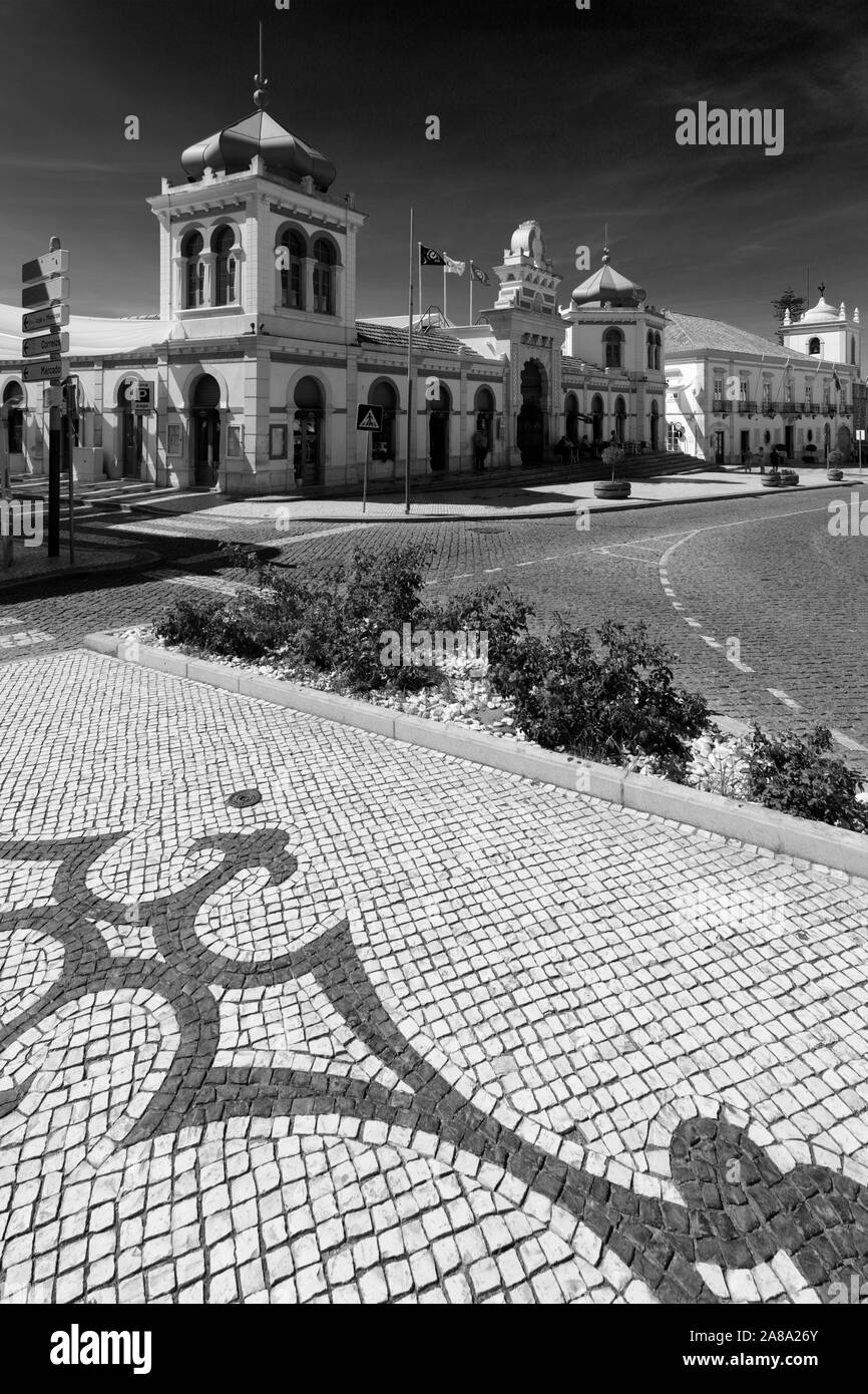Die Maurische Markt Gebäude inspiriert, Loule, Algarve, Portugal, Europa Stockfoto