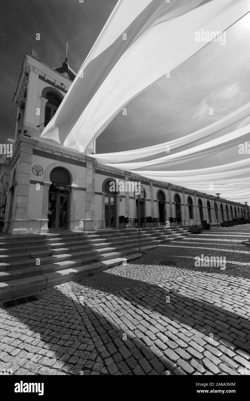 Die Maurische Markt Gebäude inspiriert, Loule, Algarve, Portugal, Europa Stockfoto