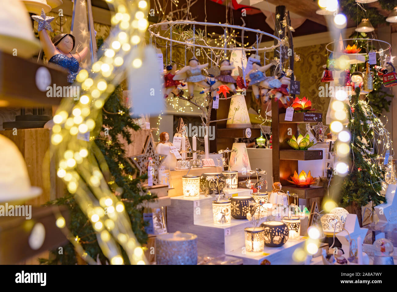 Weihnachten Geschenk und Dekoration Stände in Köln Weihnachtsmarkt 2018 Stockfoto