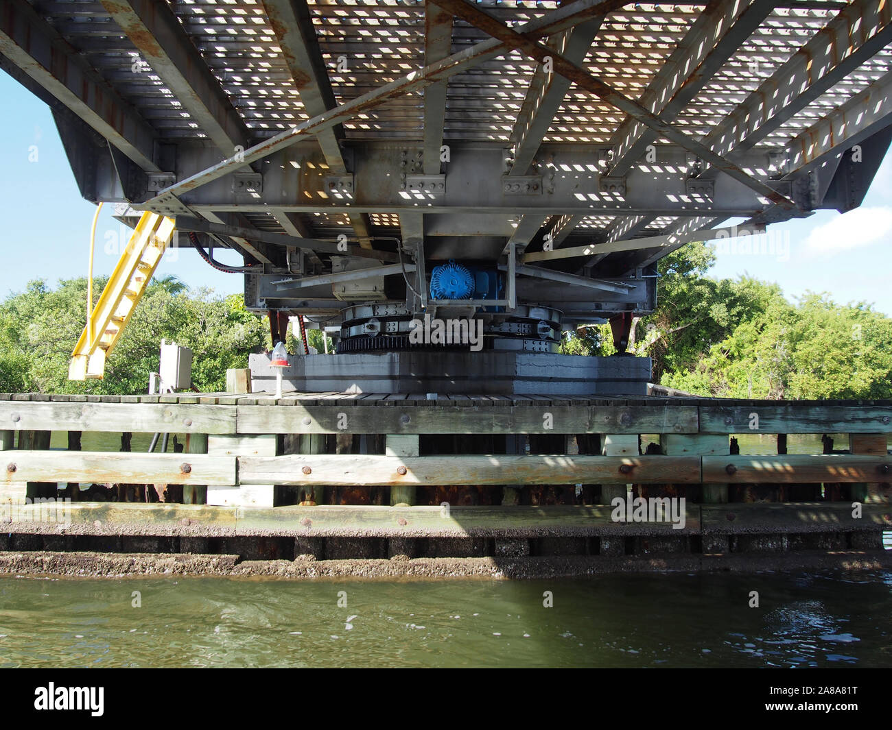 Blackburn Point Road Zugbrücke entlang der Intracoastal Waterway im Südwesten Florida, USA, Oktober 30, 2019, © katharine Andriotis Stockfoto