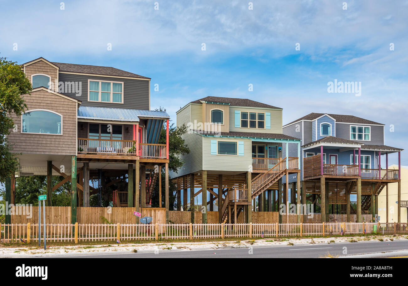 Mississippi Gulf Coast erhöhten Stiftung Häuser auf den Piers, Stelzen, Stapel, Überschwemmungen durch Sturmfluten zu verhindern, Long Beach, California, USA. Stockfoto
