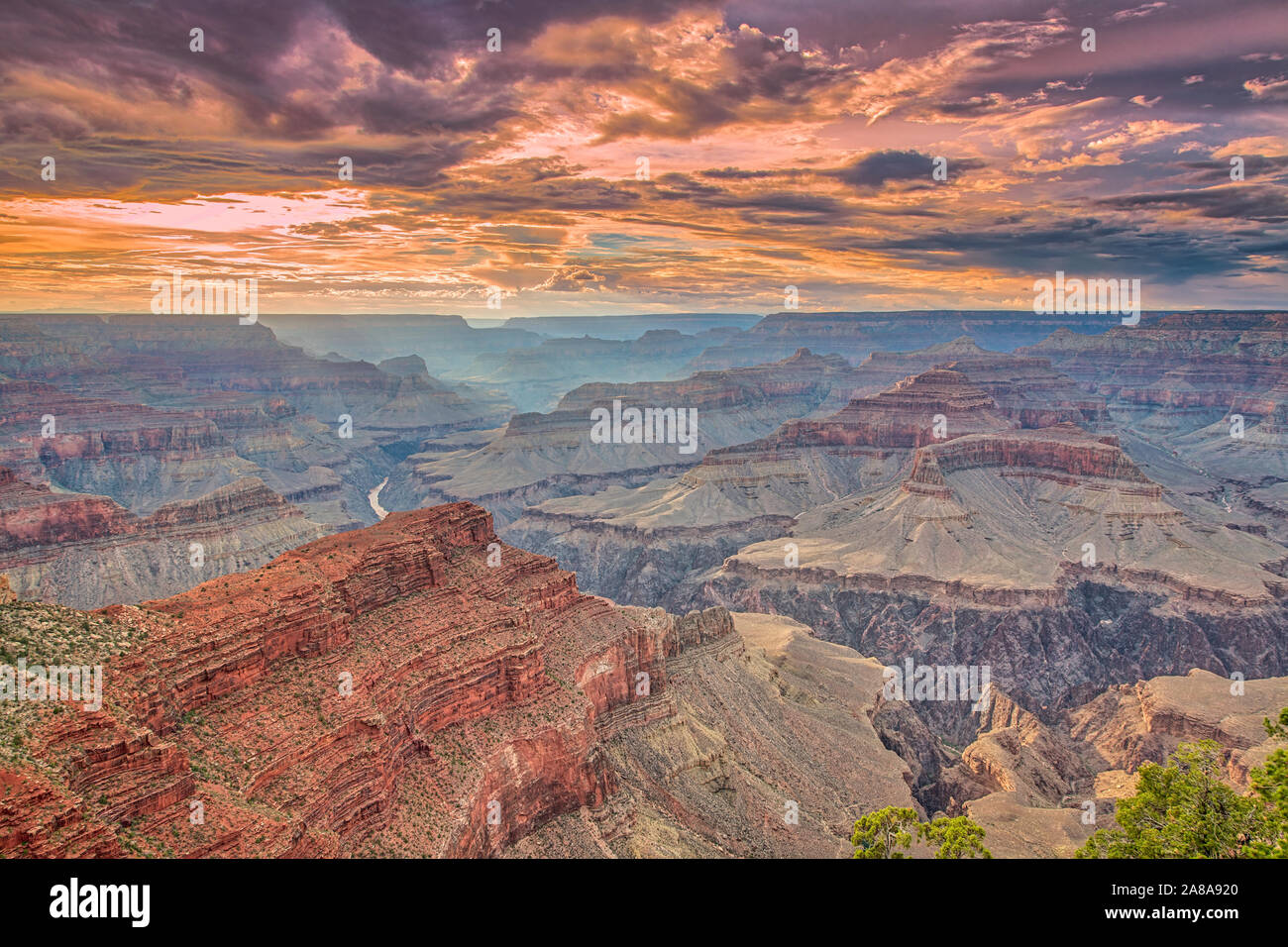 Sonnenuntergang Wolken, Grand Canyon National Park, Arizona Hopi Point Colorado River West Rim, Grand Canyon National Park, Arizona Colorado River Stockfoto