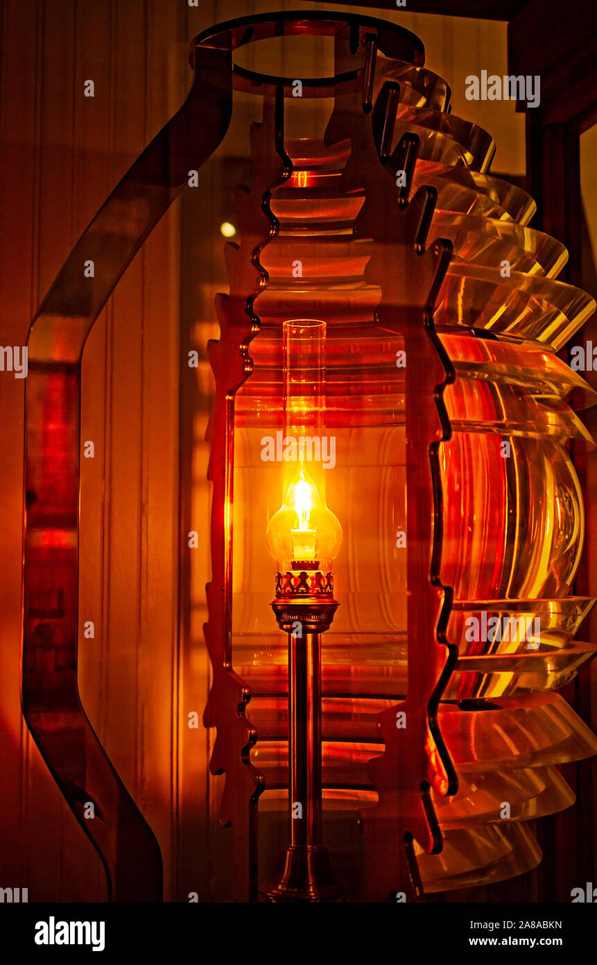 Ein Modell des vierter Ordnung Fresnel Linse ist im Pensacola Leuchtturm und Museum, Oktober 27, 2019, in Pensacola, Florida angezeigt. Stockfoto