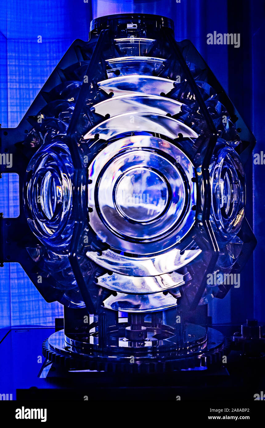 Ein Modell Fresnel Linse ist im Pensacola Leuchtturm und Museum, Oktober 27, 2019, in Pensacola, Florida angezeigt. Stockfoto