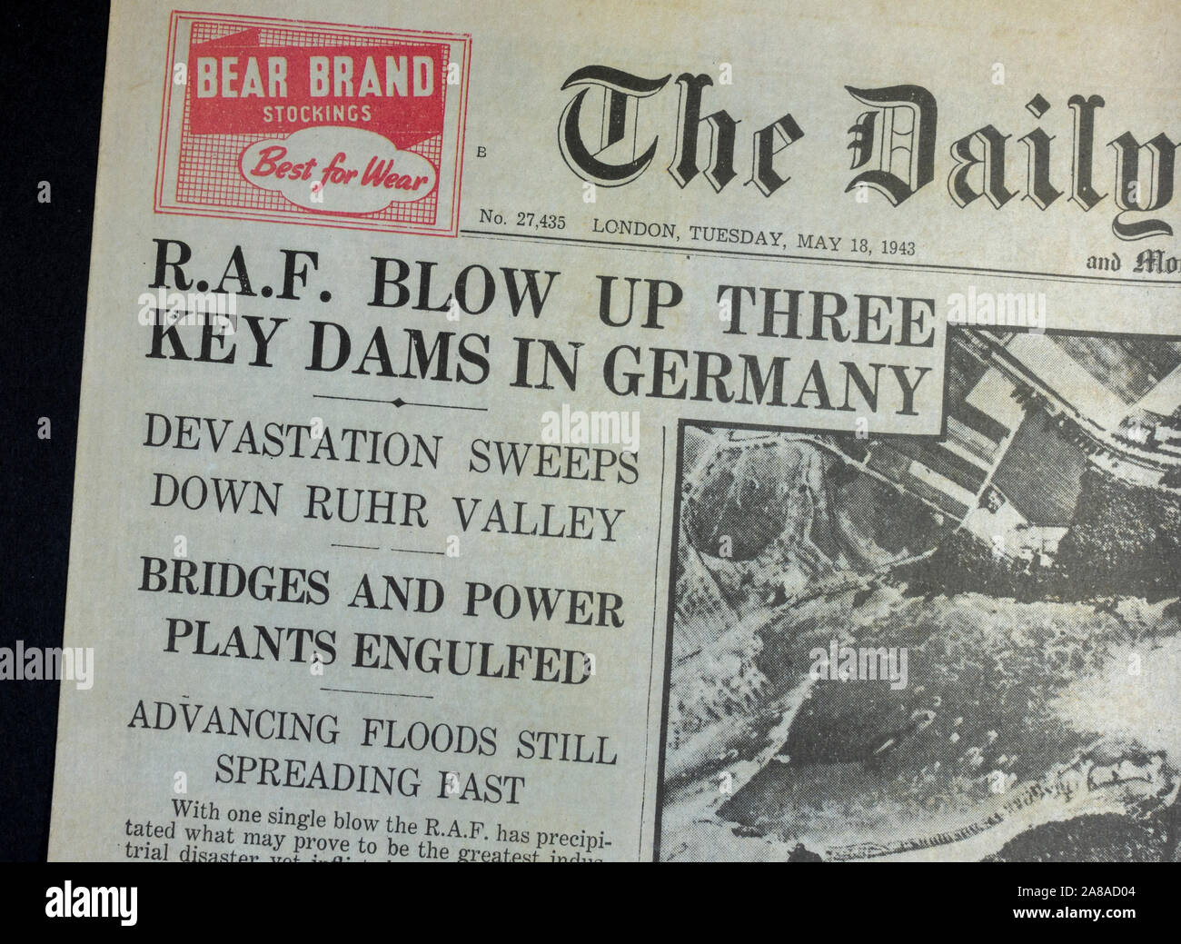 Die vordere Seite des Daily Telegraph (Nachbau), 18. Mai 1943, dem Tag nach dem Dam Busters Raid. Stockfoto