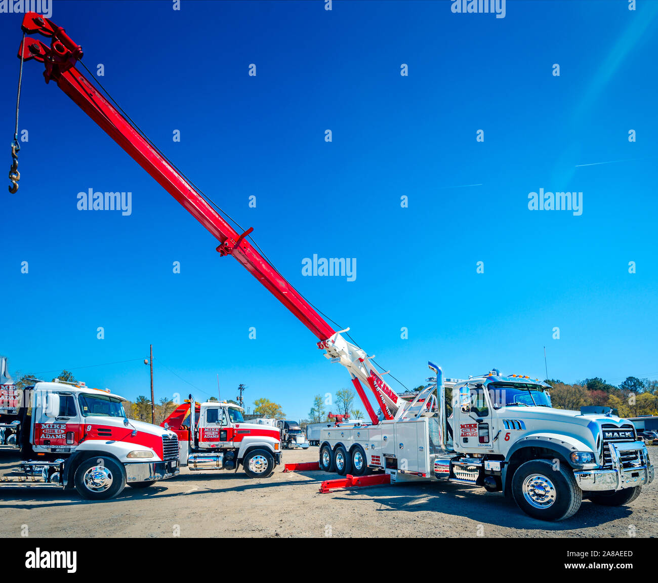 Mack Trucks abgebildet bei Mike Adams Abschleppen und Luftpolster Recovery, 22. März 2016, in Macon, Georgia. Stockfoto