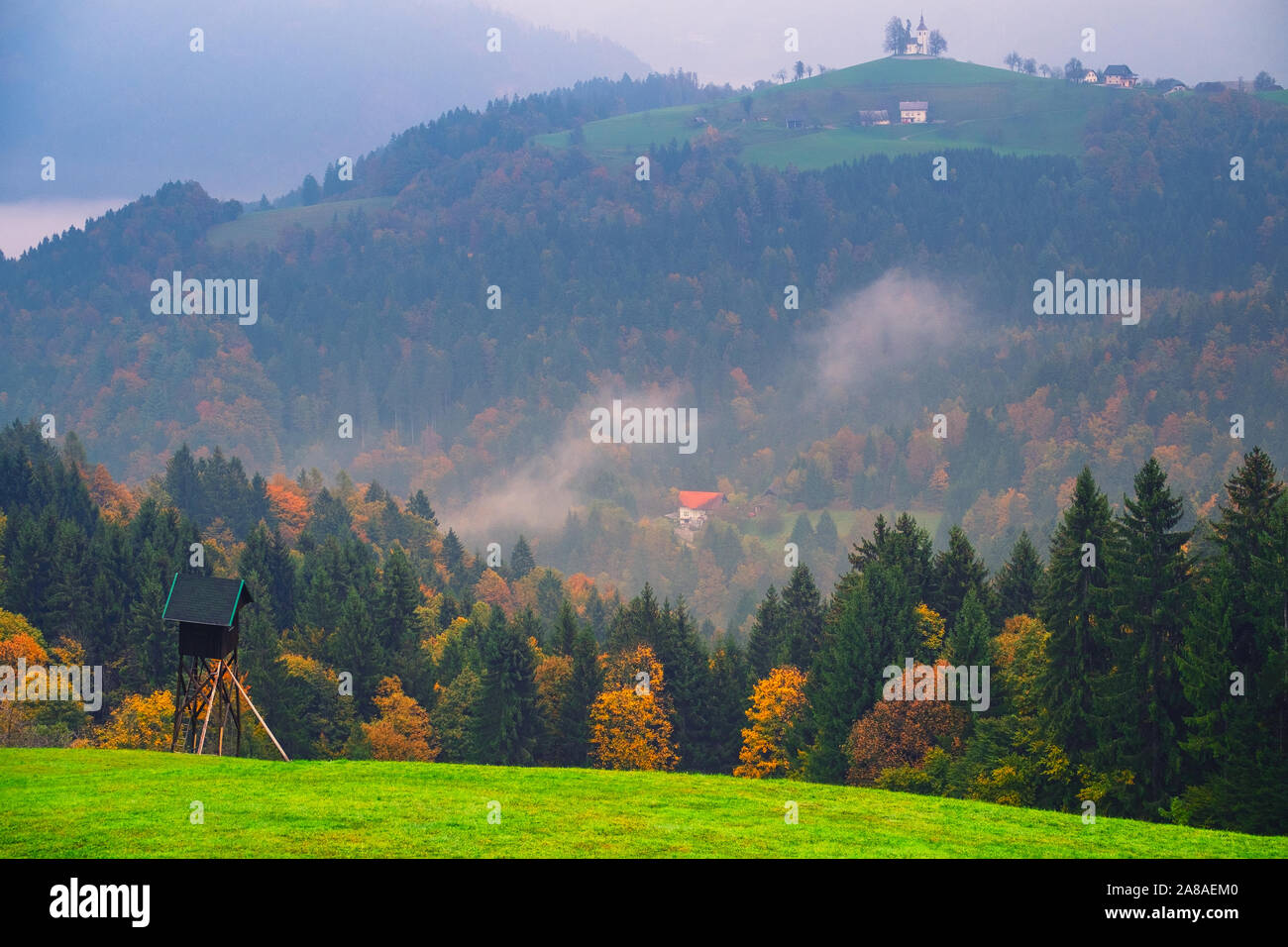 Morgen im Herbst Julia Alpen in Slowenien Stockfoto