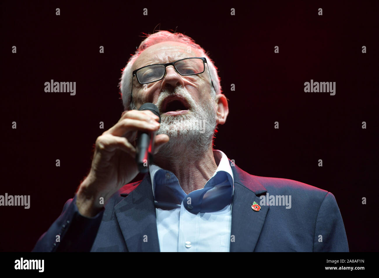 Manchester, Großbritannien. 7. November 2019. Jeremy Corbyn, Führer der Labour Party und MP für Islington Nord, spricht an der allgemeinen Wahl Kundgebung an der O2 Apollo in Ardwick, Manchester statt. © Russell Hart/Alamy Leben Nachrichten. Stockfoto