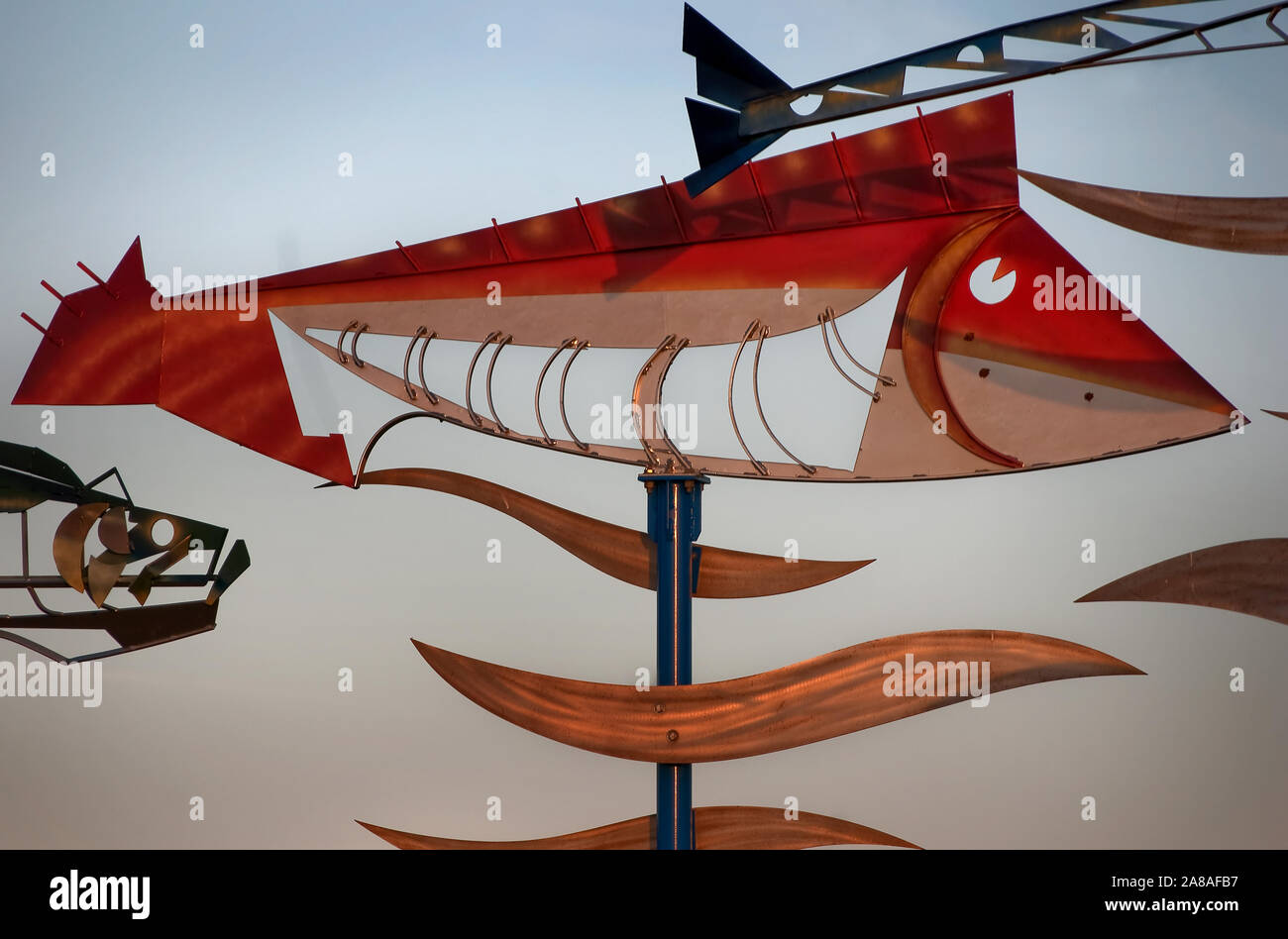 Whimsical metall Skulpturen zieren den Eingang zum Grand Isle, einer vorgelagerten Insel im Golf von Mexiko an der südlichsten Spitze von Louisiana. Stockfoto