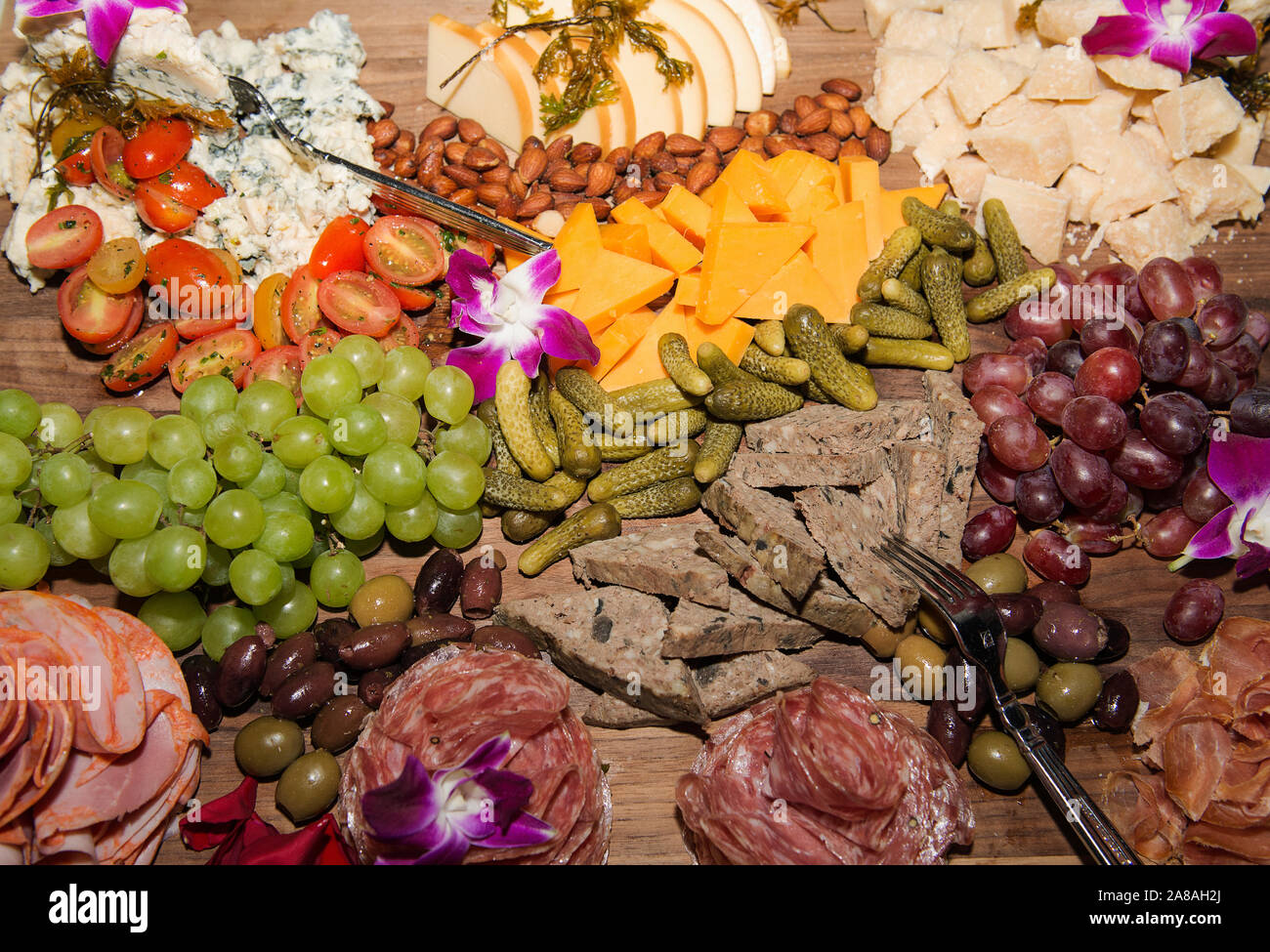 Charcuterie Bord auf einer Party. Stockfoto