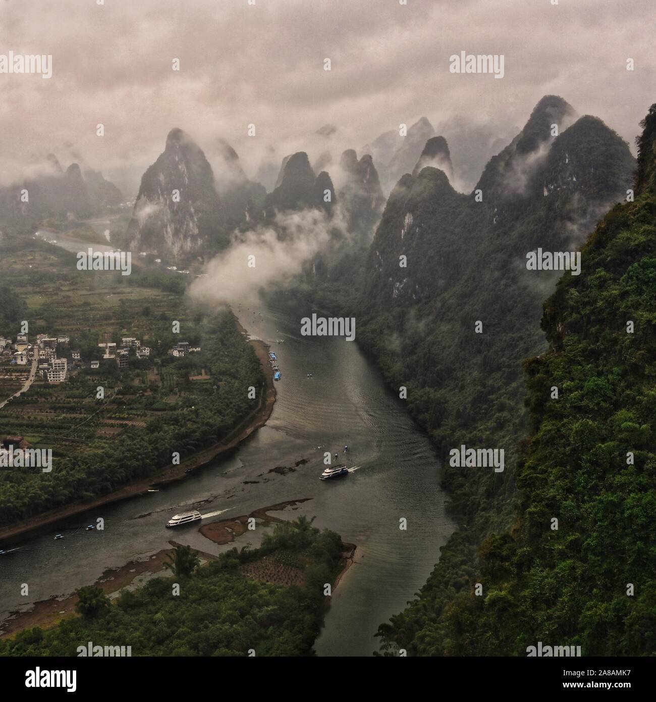 Blick über den Fluss Li in Guangxi, China Stockfoto