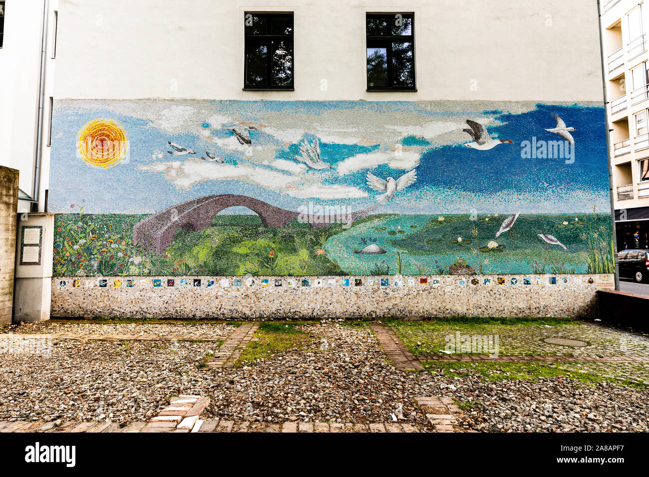 CITYarts Frieden Mauer, Berlin, Deutschland. Teil der theYoung Verstand bauen Brücken. Stockfoto