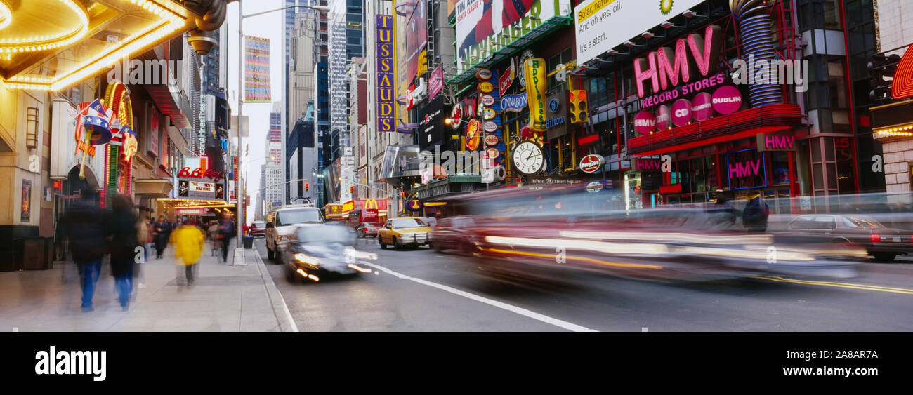 Der Verkehr auf der Straße, 42th Street, Manhattan, New York City, New York State, USA Stockfoto