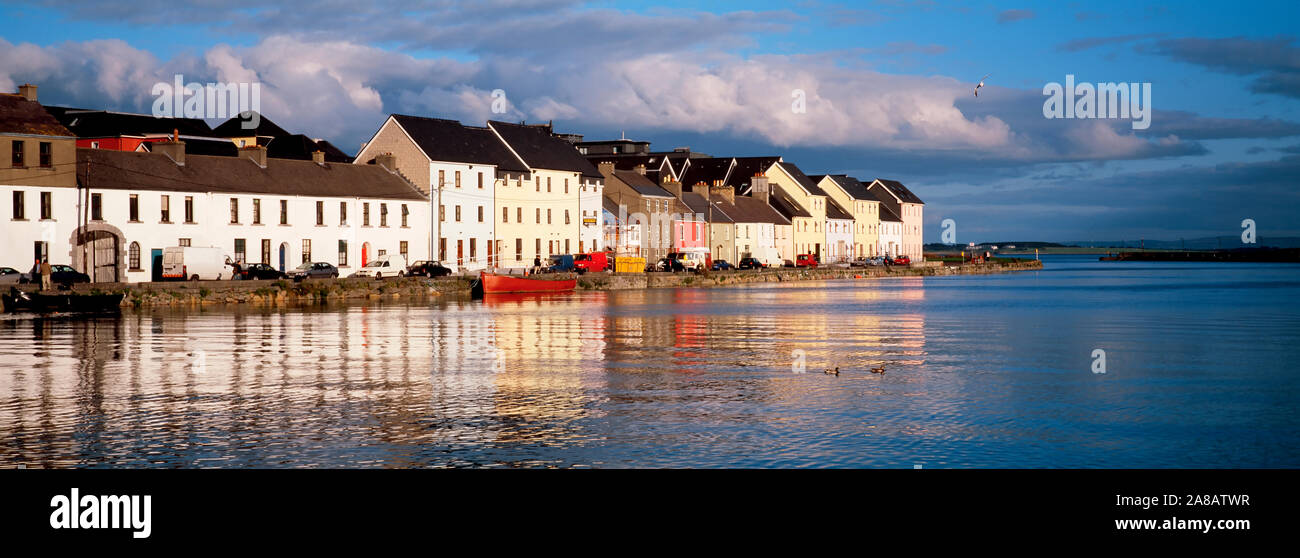 Reihe von Küsten Häuser, Galway, Irland Stockfoto