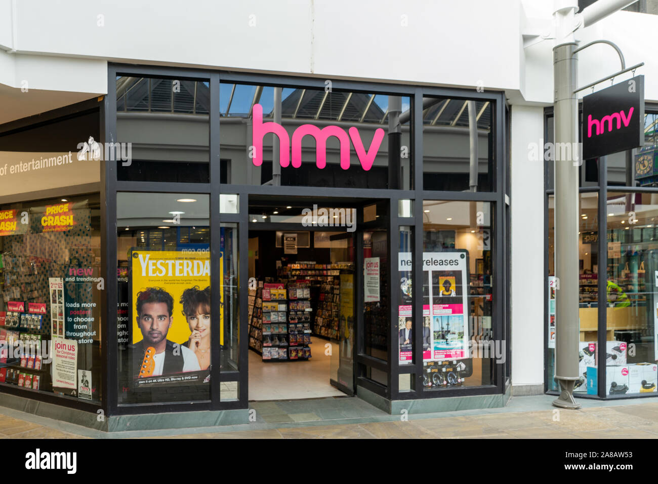 Die Außenhülle des HMV Entertainment Shop oder Shop in einem Einkaufszentrum oder im Einkaufszentrum Stockfoto