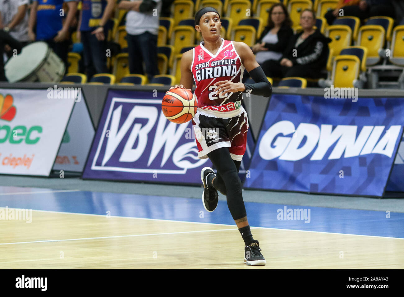 Brittney Sykes in Aktion während der 7 Tage EuroCup Gruppe D Match zwischen Asseco Arka Gdynia und EWE Baskets Oldenburg in Gdynia (Endstand; Arka Gdynia 71:69 Spar Citylift Girona) Stockfoto