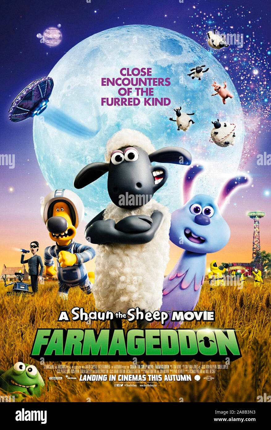 Ein Shaun das Schaf Film: Farmageddon (2019) durch die Becher und Richard Phelan Regie und Hauptdarsteller Andy Nyman, Justin Fletcher, und Kate Harbour Joe Sugg. Shaun das Schaf hilft einen gestrandeten Alien finden einen Weg nach Hause. Stockfoto