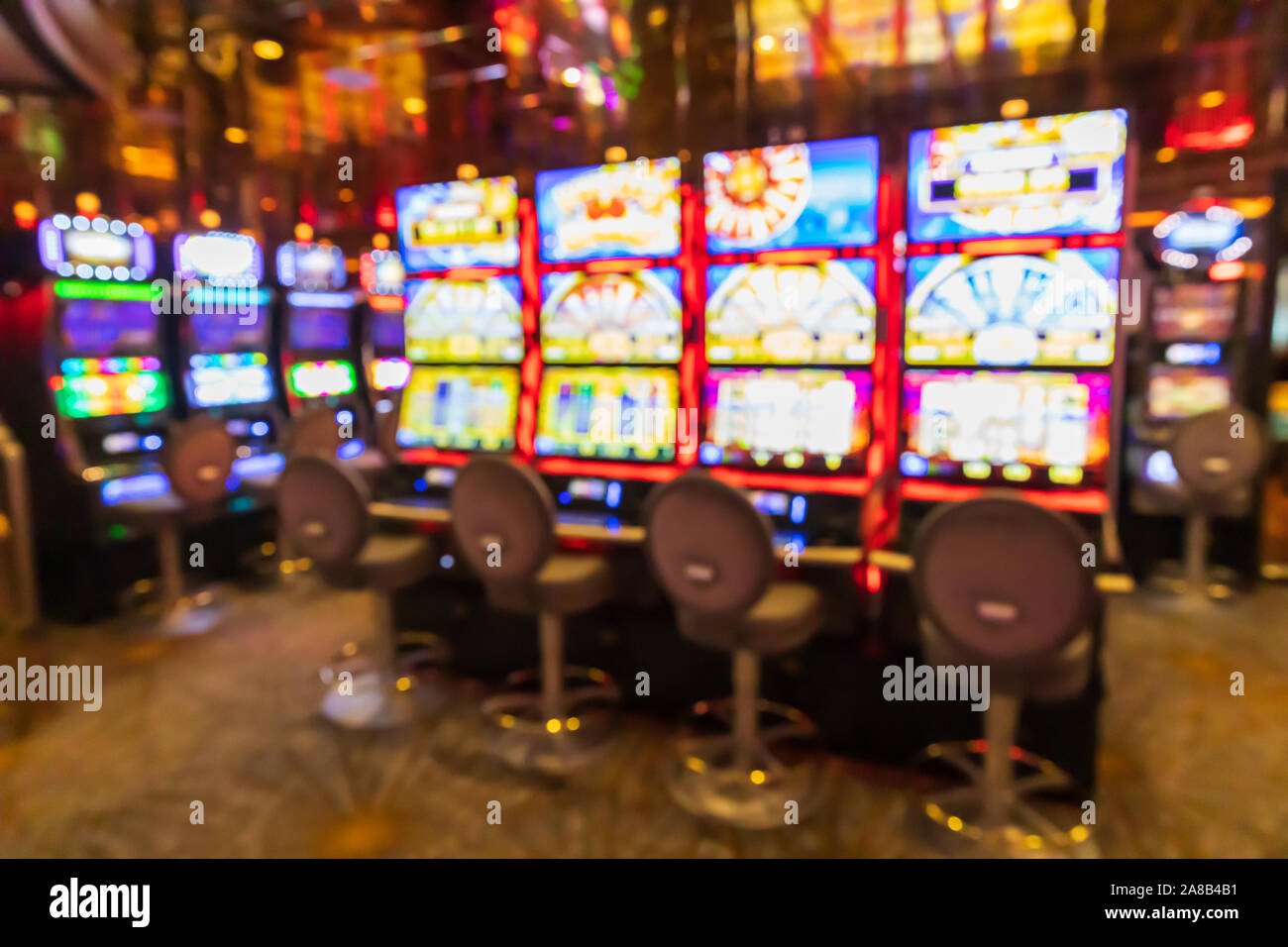 Unscharf, verschwommen Spielautomaten in einem Casino. Stockfoto Unscharf, verschwommen Spielautomaten in einem Casino. Stockfoto